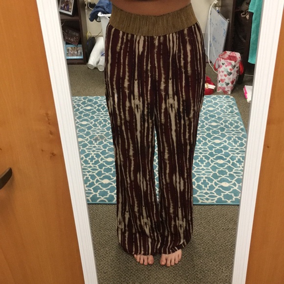 Fun printed flare leg pants - Picture 2 of 4